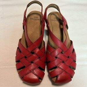 Earth Origins Women's Red Woven Sandals